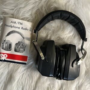 JSR 235 AM/FM headphone Radio battery operated vintage